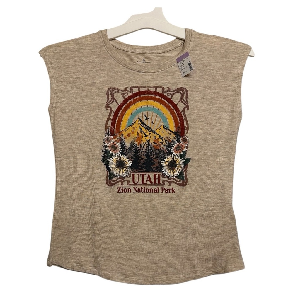 Evsie Zion National Park Beige Graphic Tee